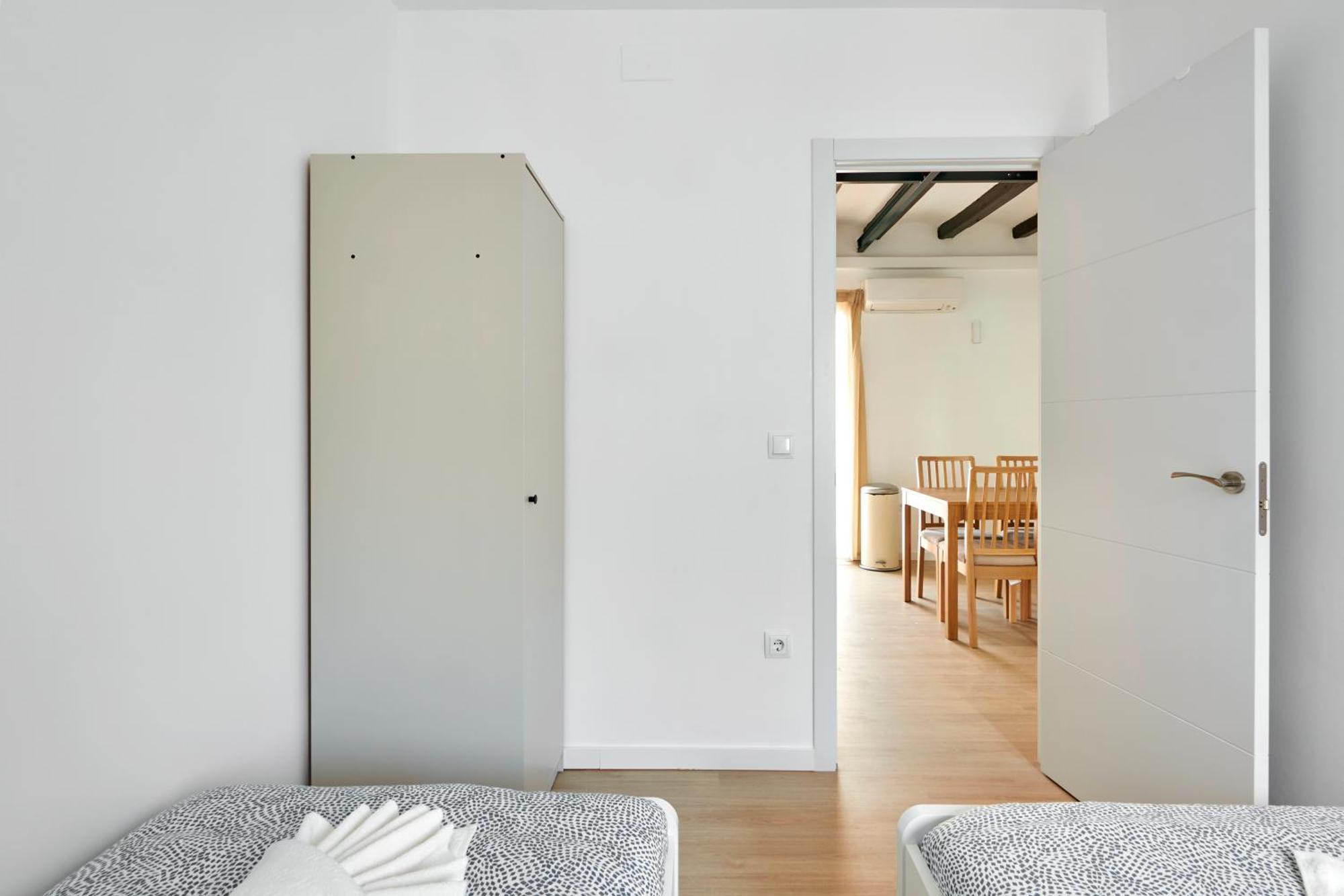 Ma Bright Apartment Next To Parc De Montjuic Barcelona Bagian luar foto